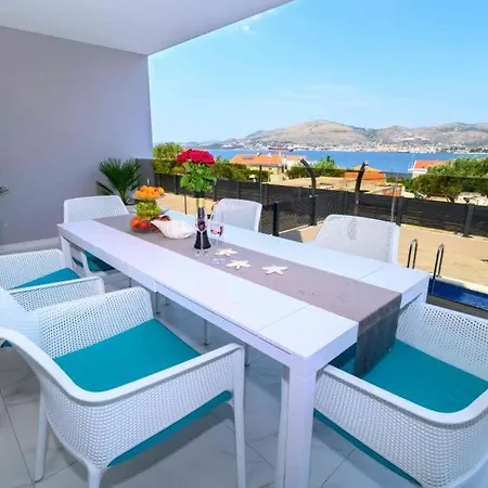 Luksusowy Z Podgrzewanym Basenem I Widokiem Na Morze Apartment