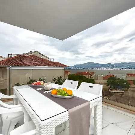 Apartment Luksusowy Z Podgrzewanym Basenem I Widokiem Na Morze Trogir