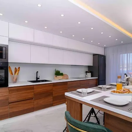 Luksusowy Z Podgrzewanym Basenem I Widokiem Na Morze Apartment